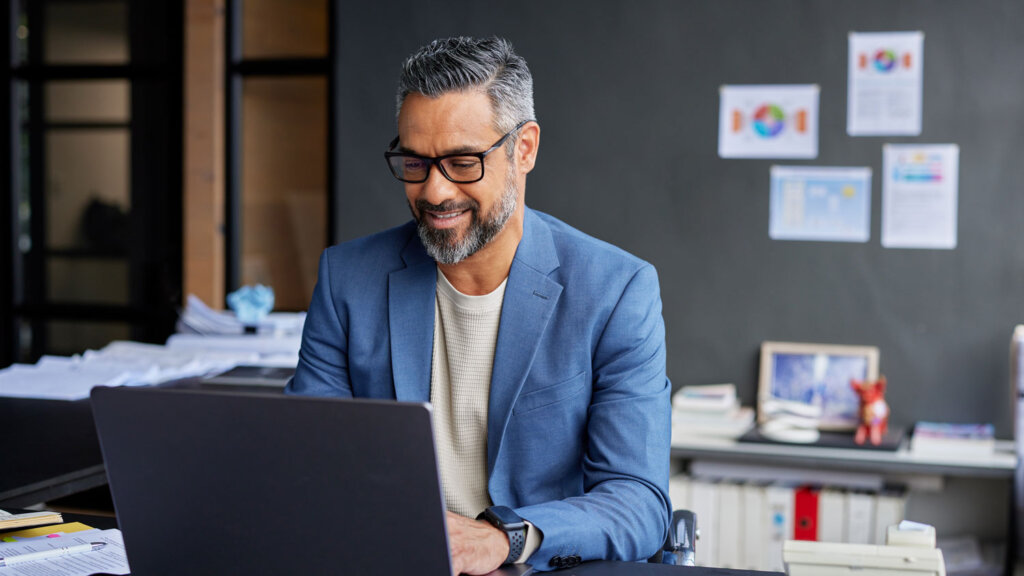 A top luxury travel agent working towards goals in the travel incentive program